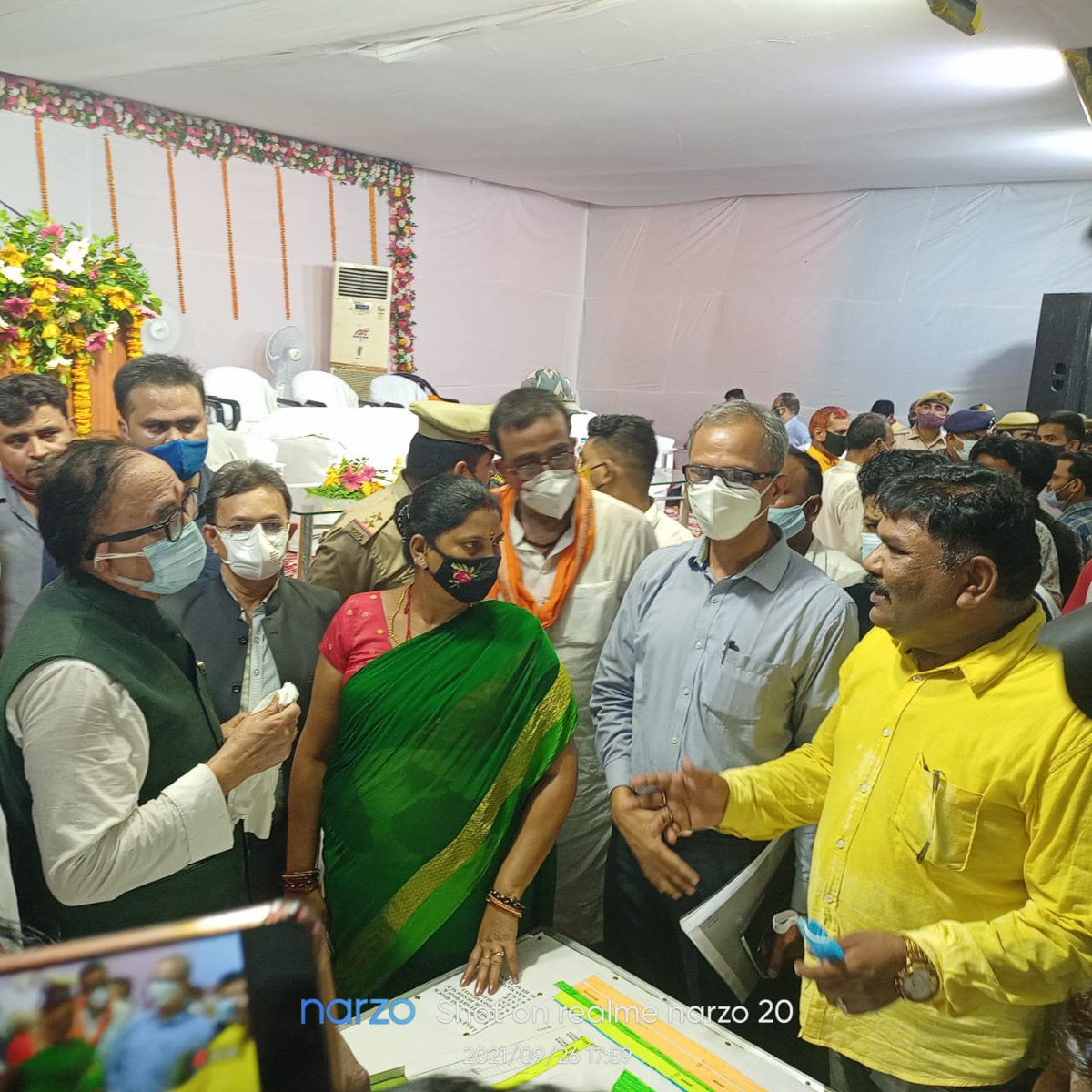 ltd_kpc's tweet photo. Union Minister Sri MahendraNathPandey Chandauli MLA Sri. Susheel Kumar Singh along with others visited the medical college in Chandauli yesterday in which M/s. KPC Projects Limited is executing the work relating to increasing the capacity of the 100-bed hospital into a 300-bed https://t.co/EeVtNpotW8