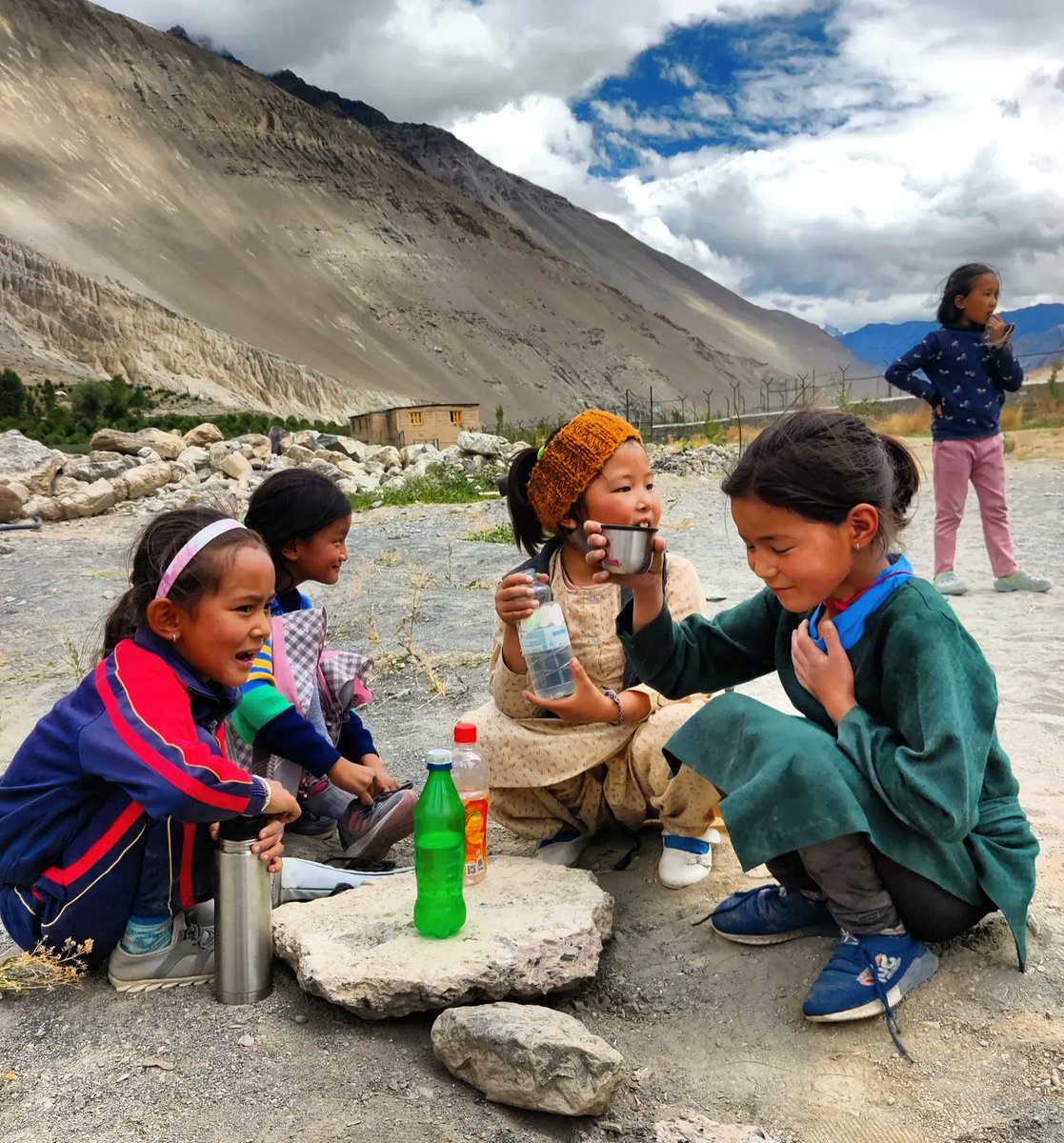 SerkongSchool's tweet photo. When that mid-break session hits in games period, and you take a deep breath to chill with your friends over a glass of water and afternoon gossip. 😌
#serkongschooltabo #serkongschool #tabomonastery #tabo #spiti #spitivalley https://t.co/2pkNwyu72x
