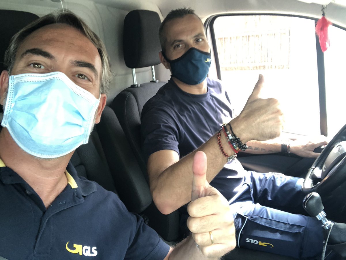 JordiBatlle72's tweet photo. Repartiendo con Germán en el #driverday de @GLS_Spain 
Y cuándo el destinatario no está concertamos la entrega en el #parcelshop más cercano.
Nadie se queda sin su envío! https://t.co/J0jhboYCjh