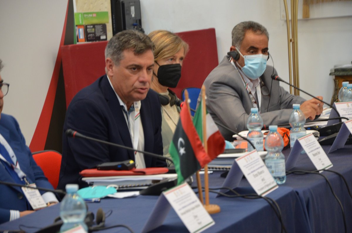 comuni_anci's tweet photo. Dal bilancio alla rigenerazione urbana. Gli amministratori locali italiani, nella terza giornata del seminario a #Siracusa per i colleghi libici, portano la propria esperienza.

@ComuneParma @comunepadova #Fano @ComunePalermo #municipisenzafrontiere

🎯 https://t.co/6wA42kI17h https://t.co/hPg8hfDULi