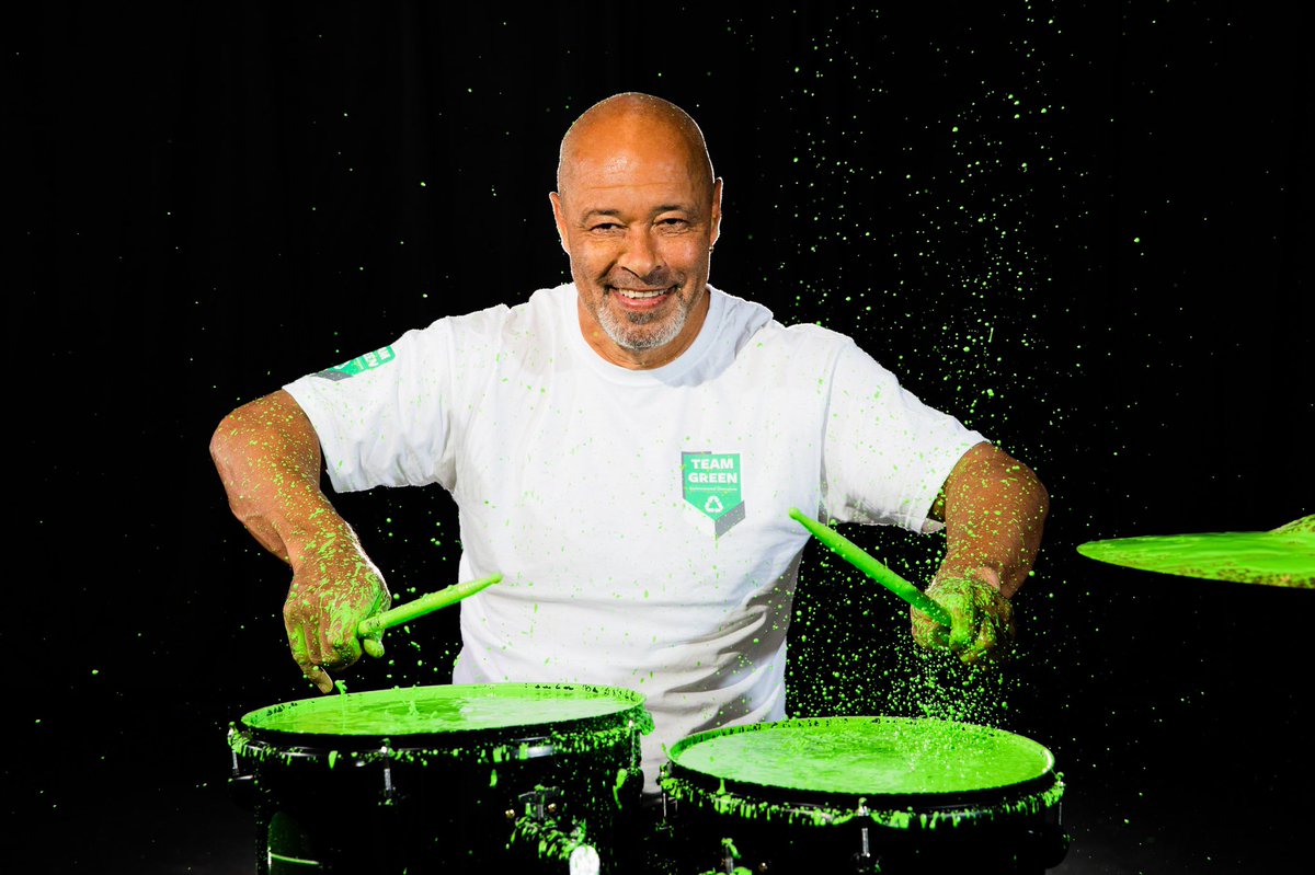 Paulmcgrath5's tweet photo. Now that ALL PLASTICS can go into the recycling bin, it's time to drum up some new habits! Join me on Repak Team Green to learn how to recycle more and better. Visit //repak.ie/team-green or the link in my bio to join! #RepakTeamGreen #AD https://t.co/S4osGkfax3