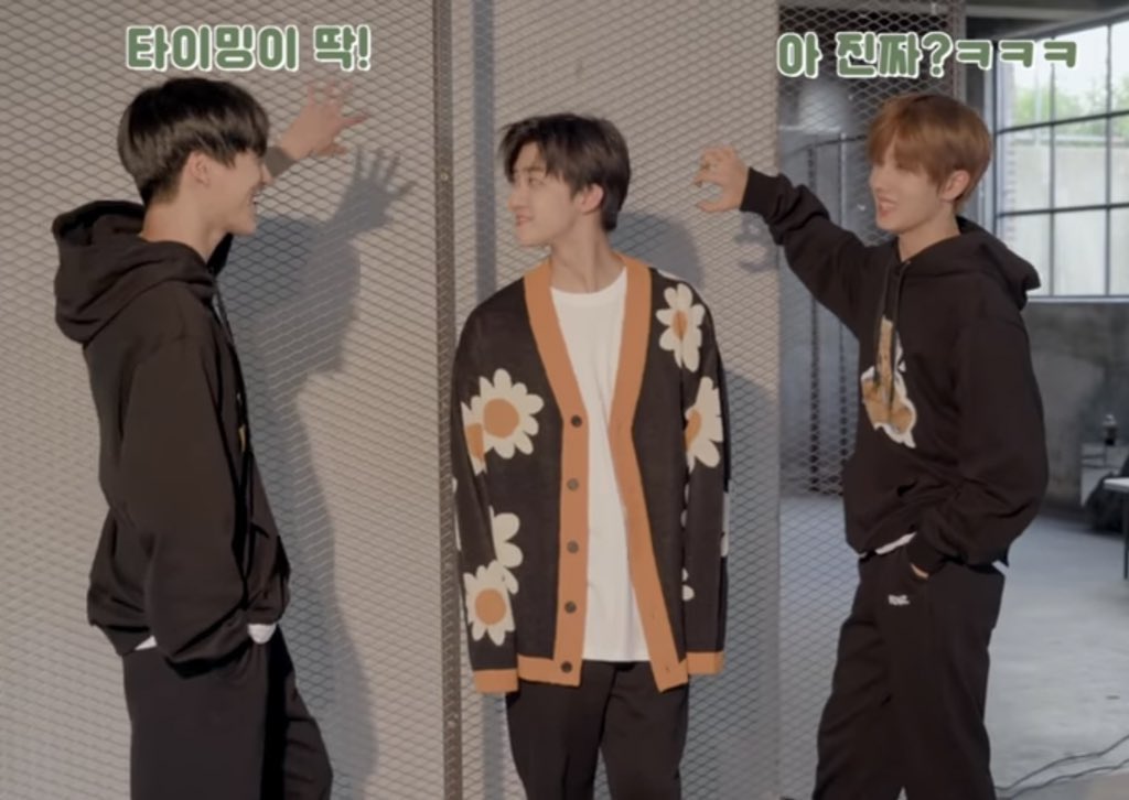 ⠀⠀ ⠀⠀ ⠀เพื่อนรัก       VS       น้องรัก
