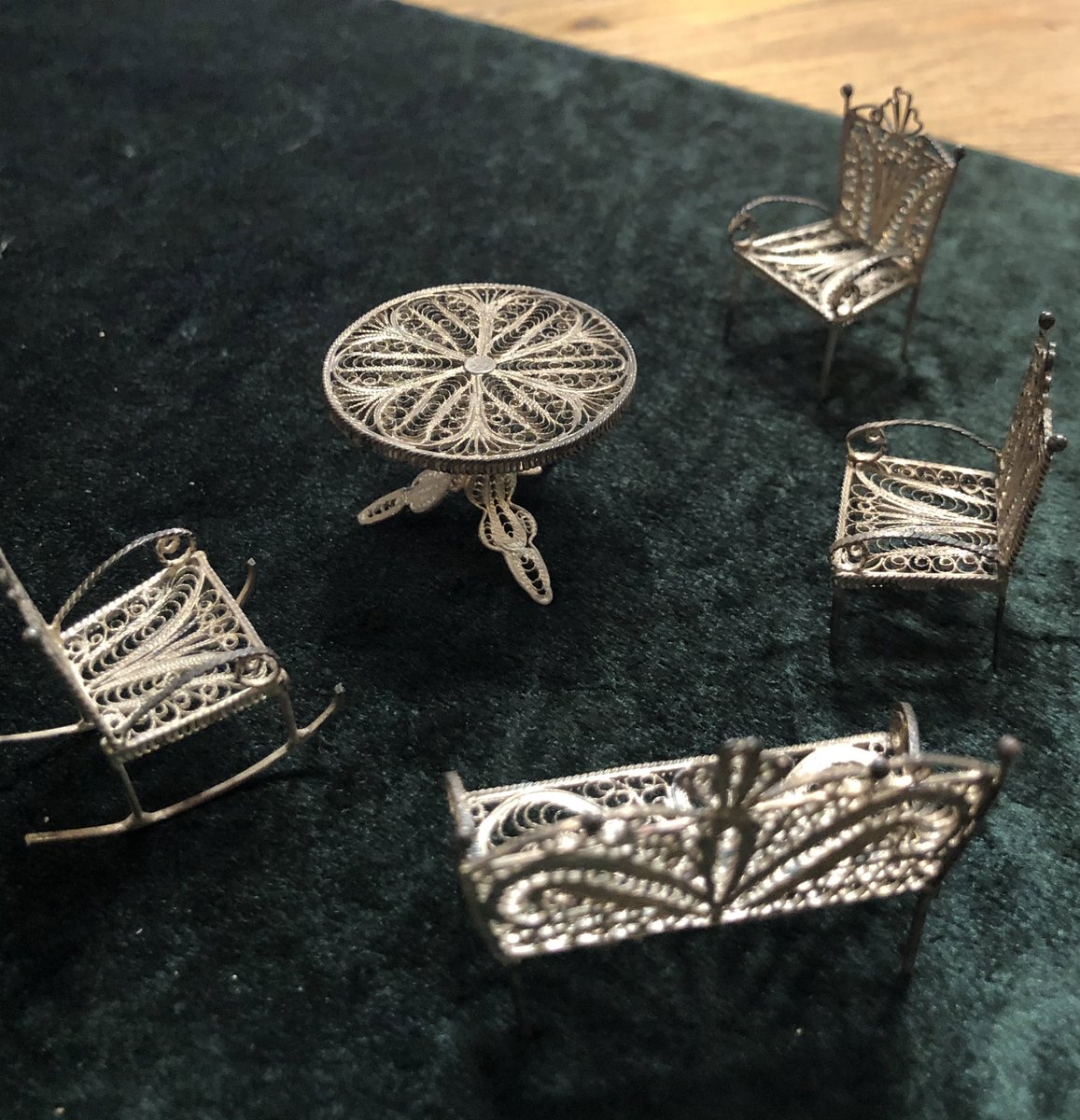 Filigree Miniatures I took a punt hoping they would be sterling  silver .... 

2 of the 3 sets were 🙌

 #antiquesilver #silverminitures #antiques #Filigree 

<a href="/JosObjects/">Jo Roberts</a> 
<a href="/TheBiddingRoom/">The Bidding Room</a>