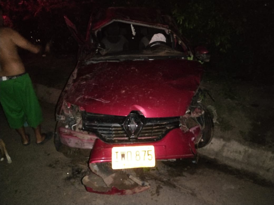 OjoMinero's tweet photo. Aparatoso accidente nos reportan en las horas de la noche ayer,al parecer por la imprudencia de un Motocarro sin luces,al motociclista,al caerse lo atropelló un furgón que venía en contra vía,otro accidente con esos motocarros involucrados autoridades préstenle atención al tema. https://t.co/GYKtn21Pir