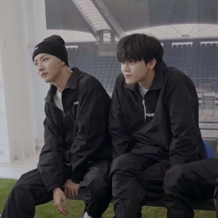 jaemrenchive's tweet photo. all black couple 🖤 https://t.co/gHfA0ectzw