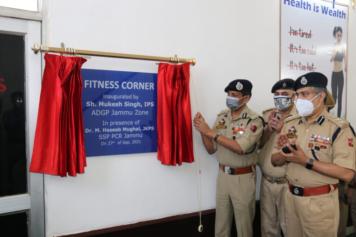 igp_jammu's tweet photo. The ADGP Jammu  @mukesh_ips_jk  inaugurated Fitness Corner (Gymnasium) &amp; dedicated these health facilities to the officials of PCR Jammu. He advised them to take full advantage of the machines which have been installed as the fitness corner &amp; to remain healthy/fit. https://t.co/WXi0oo2mlm