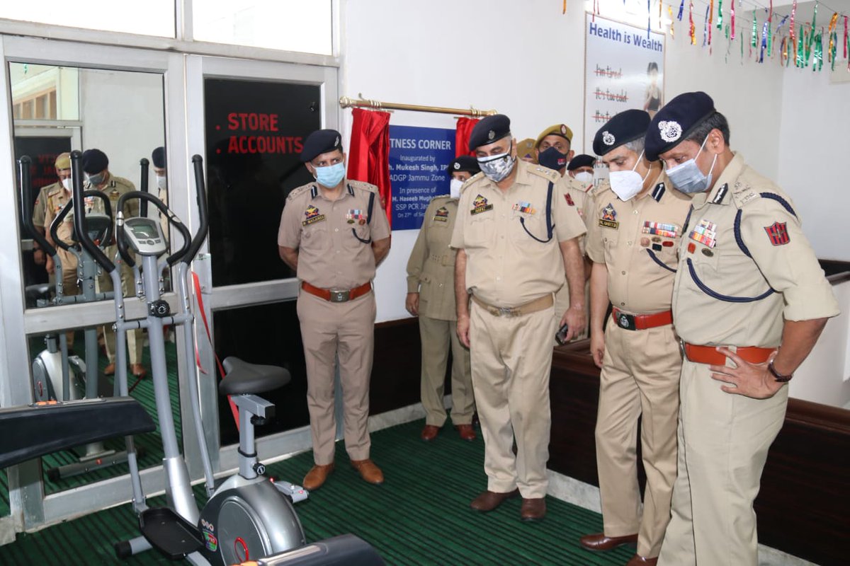 igp_jammu's tweet photo. The ADGP Jammu  @mukesh_ips_jk  inaugurated Fitness Corner (Gymnasium) &amp; dedicated these health facilities to the officials of PCR Jammu. He advised them to take full advantage of the machines which have been installed as the fitness corner &amp; to remain healthy/fit. https://t.co/WXi0oo2mlm