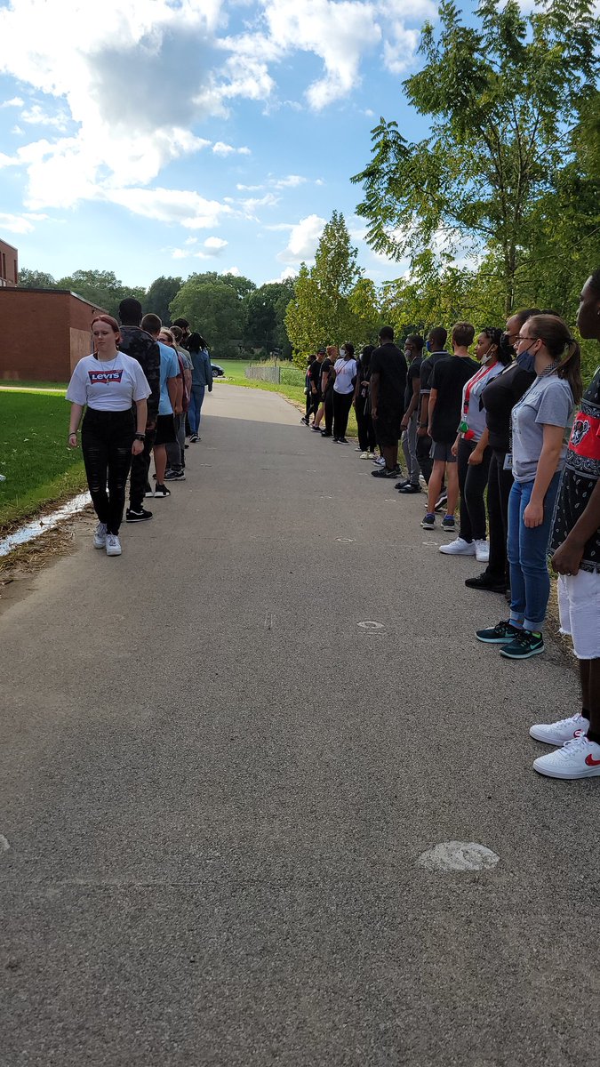 dist201jrotc's tweet photo. Today's meeting, Monday 27 Sept from 330-5 pm in S106. The Marines are our guests. We will learn more basic movements and today is team building. West will join us. Open to all Dist 201 students. Here are photos from meetings  learning basic movements with the Navy and Army. https://t.co/LI2gkxurkw