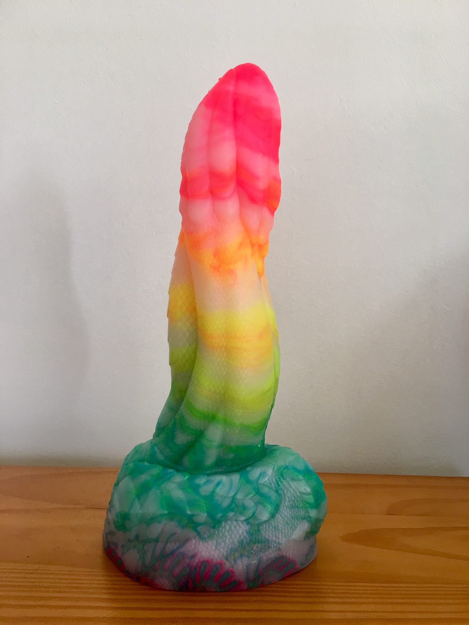 1 pic. My aurora Orochi is finally home!! I’m so happy I could cry, he’s had such a long journey to get here (stuck between countries for half a year) 😱 Just goes to show, you should never give up hope! Rainbow dragons always find their way home 🐉🌈✨ https://t.co/JolgtBU1Qw