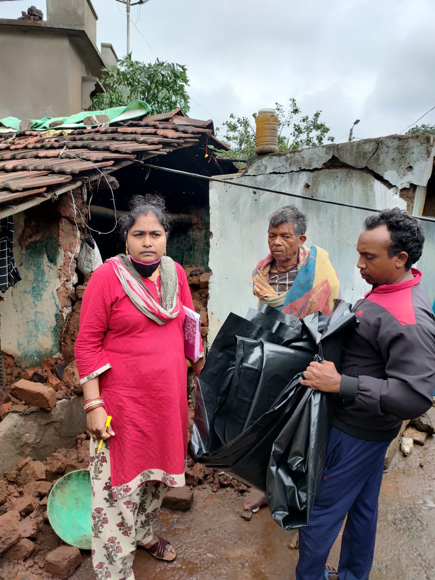 TSemiliguda's tweet photo. Polythene distribution to the cyclone affected families of Semliguda Tahsil https://t.co/Jdr65VGw34