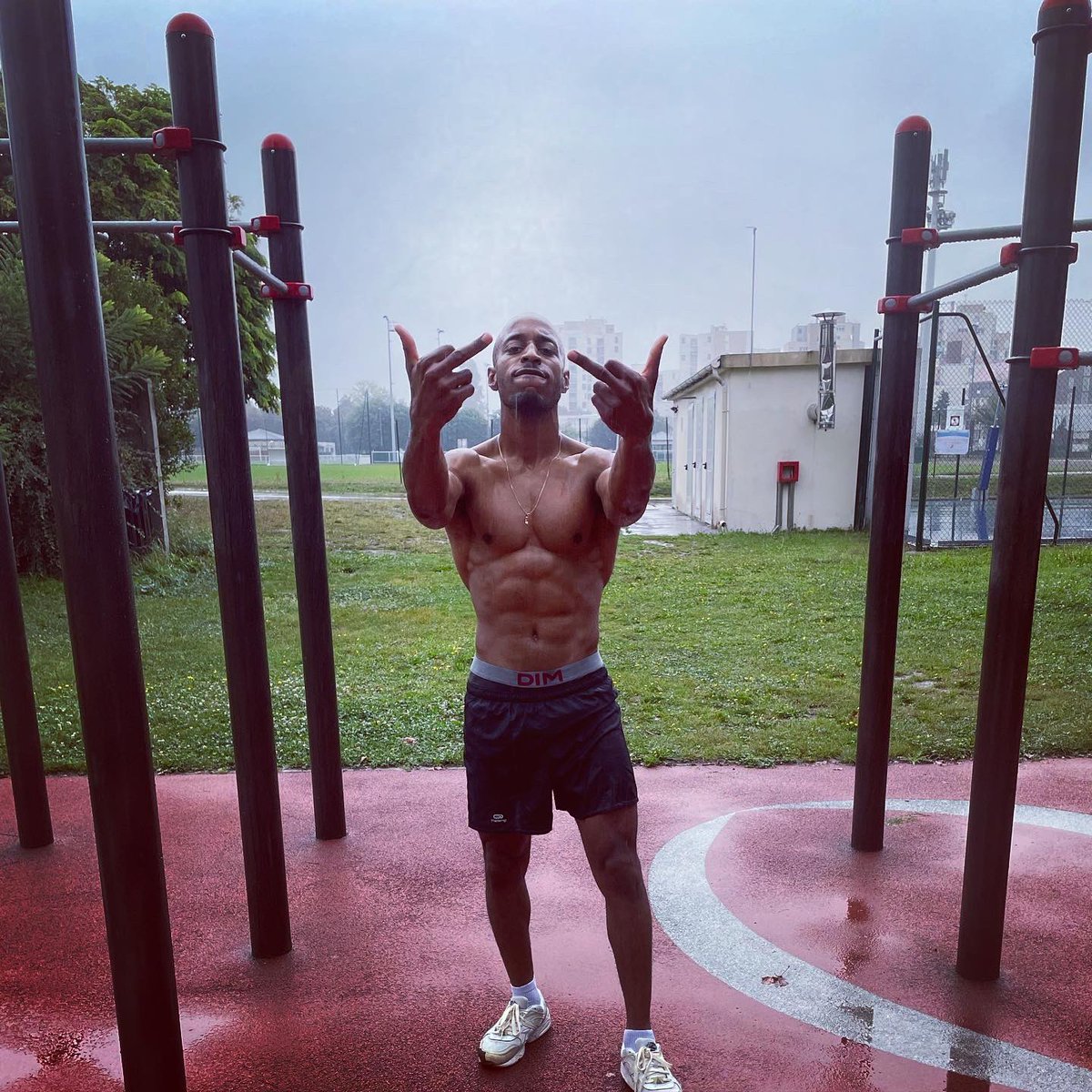 Box_Frappe_Game's tweet photo. Sous la pluie 🌧 ou sous le ☀️….
-
📸 @el_nino9.3🔥
#BFG #LBM #lhumain #streetworkout #fullbodyworkout https://t.co/576aavABgy