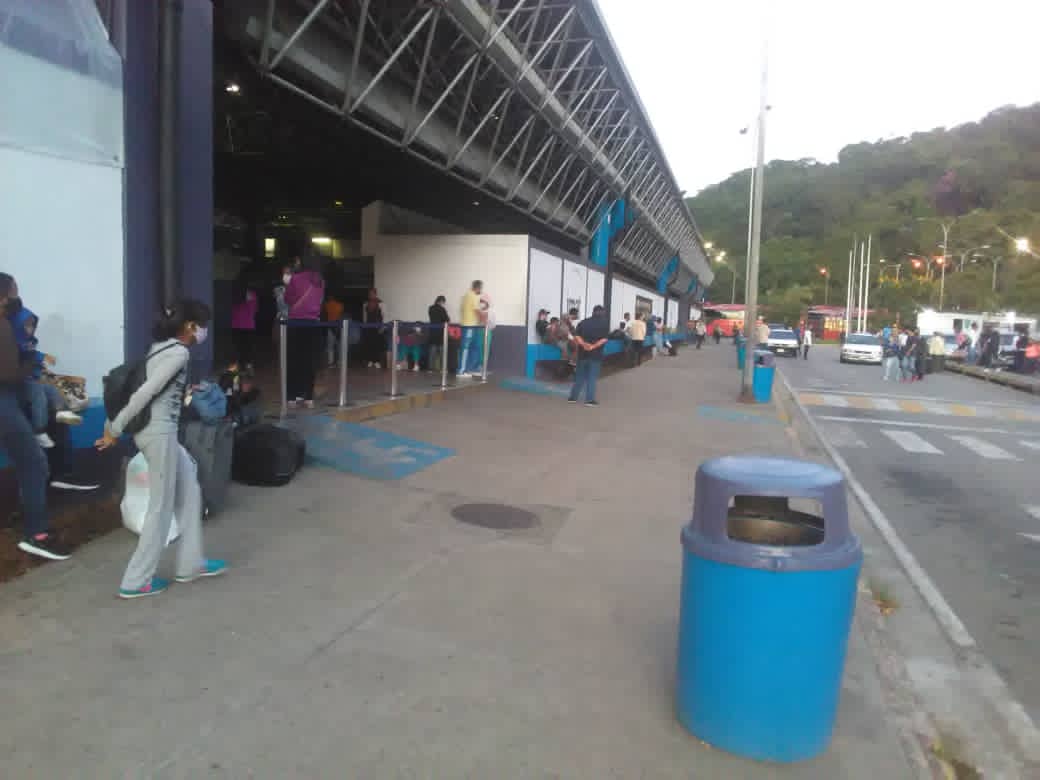 sitssa_ve's tweet photo. #27sep #SitssaReporte desde las instalaciones del Terminal de Oriente informamos a nuestros usuarios que se encuentra activo el servicio comercial interurbano salida: ORIENTE
Le recomendamos cumplir con las normas de Bioseguridad
#DevuelvanMonomeros
@NicolasMaduro https://t.co/l5k9pvqRO2