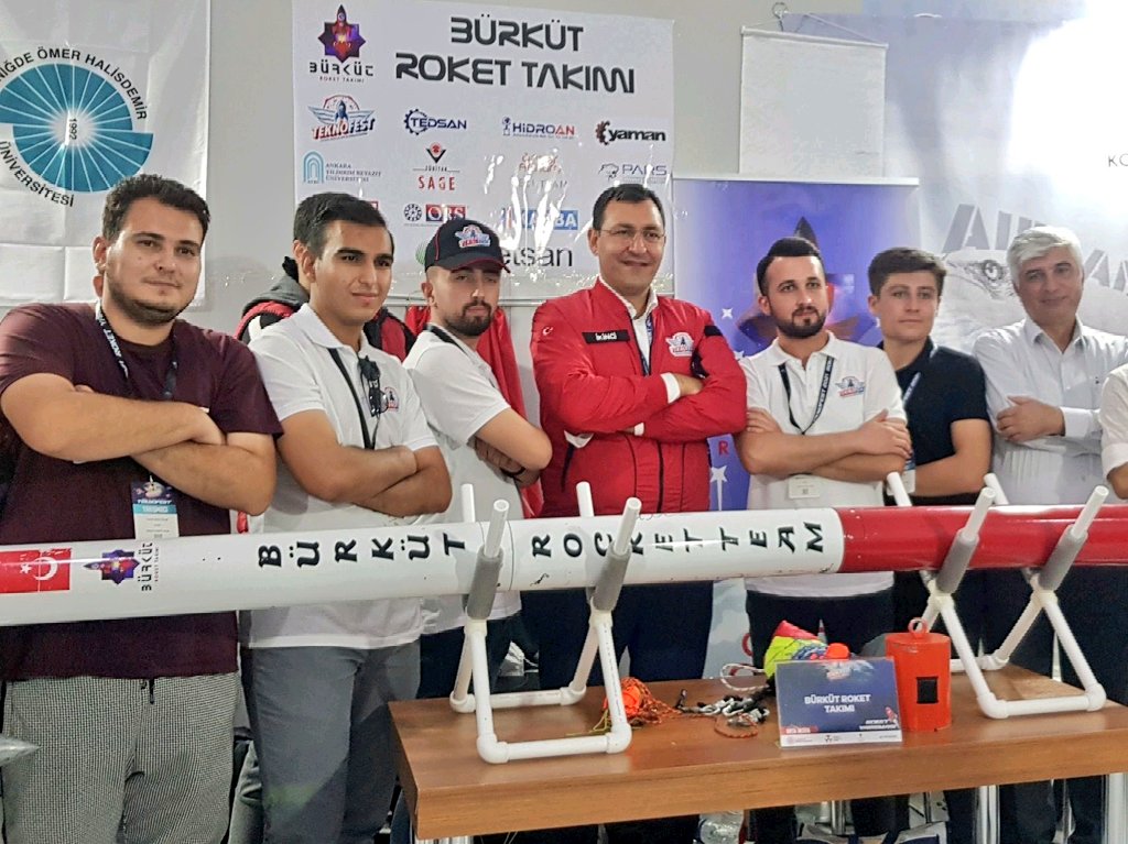ybuankara's tweet photo. #TEKNOFEST 2021'de finalist olarak yarışan AYBÜ Bürküt Roket Takımı, orta irtifa kategorisinde yarışmayı 550'yi aşkın takım arasından Türkiye 4.sü olarak tamamladı.🚀

Takımımızı tebrik eder, başarılarının devamını dileriz. 

@profdriaydinli @ondertechteam @onderihlankara @Selcuk https://t.co/taTNb3Bfy2