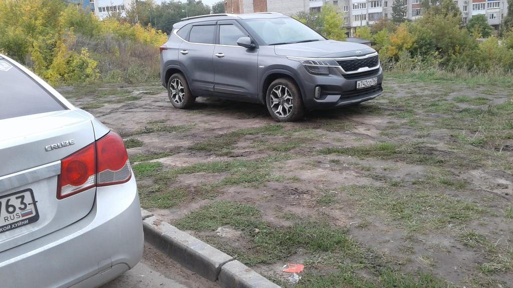 Sk0m's tweet photo. @Kuznetsov_Al_V уважаемый Александр Викторович! Очень прошу Вас помочь с нарушителями закона самарской области N115-гд п2.1 ст. 4.18. На улице 5 просека 135 весь газон и бордюры рядом с новой школой уничтожили. https://t.co/ZJKlktmsN9
