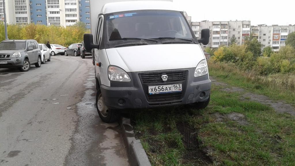 Sk0m's tweet photo. @Kuznetsov_Al_V уважаемый Александр Викторович! Очень прошу Вас помочь с нарушителями закона самарской области N115-гд п2.1 ст. 4.18. На улице 5 просека 135 весь газон и бордюры рядом с новой школой уничтожили. https://t.co/ZJKlktmsN9