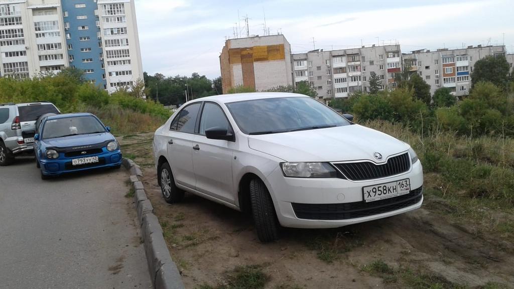 Sk0m's tweet photo. @Kuznetsov_Al_V уважаемый Александр Викторович! Очень прошу Вас помочь с нарушителями закона самарской области N115-гд п2.1 ст. 4.18. На улице 5 просека 135 весь газон и бордюры рядом с новой школой уничтожили. https://t.co/ZJKlktmsN9