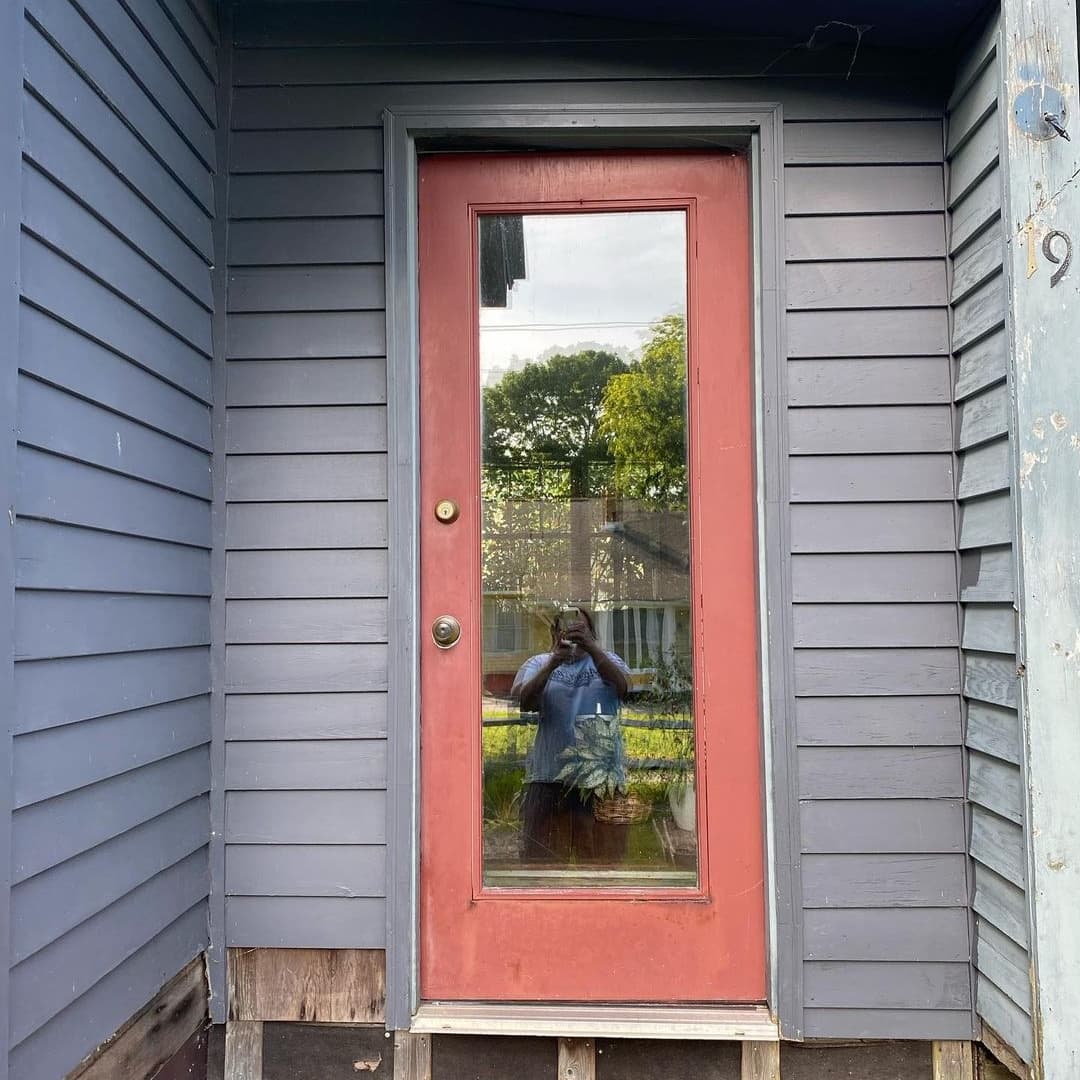 builtbybrosco's tweet photo. Swipe through to follow along with #geyselaerscarpentry and see what they started with - great work!

🚪 #builtbybrosco @simpsondoorco

📍 #bantamct

#simpsondoors #broscodoors #ctbuilders #keepcraftalive #brosco #curbappeal #homeimprovement #exteriordoors https://t.co/7NMCCws252