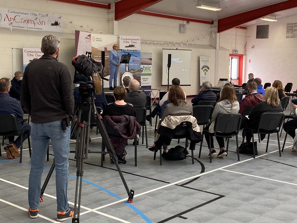UdarasnaG's tweet photo. Mary Uí Chadhain, Comhalta Boird @UdarasnaG ag seoladh Plean Gníomhaíochta na Ceathrún Rua sa gCrompán 
#Gaeltacht #Gaeilge #Pobal https://t.co/oGfTwTItHH