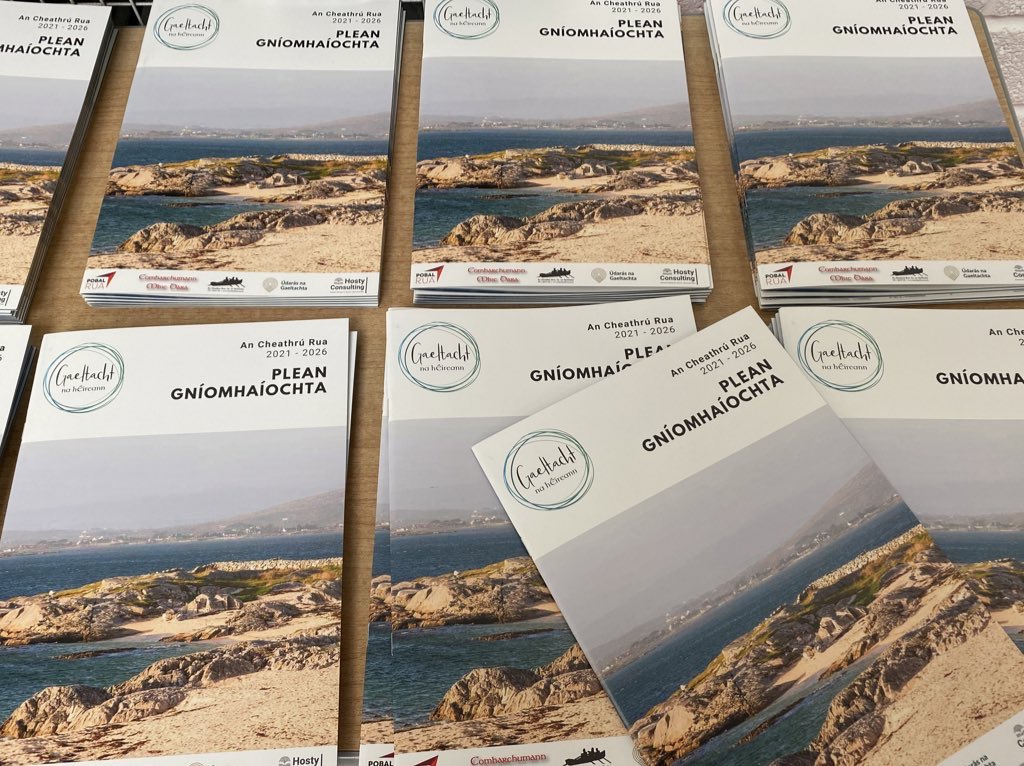 UdarasnaG's tweet photo. Mary Uí Chadhain, Comhalta Boird @UdarasnaG ag seoladh Plean Gníomhaíochta na Ceathrún Rua sa gCrompán 
#Gaeltacht #Gaeilge #Pobal https://t.co/oGfTwTItHH
