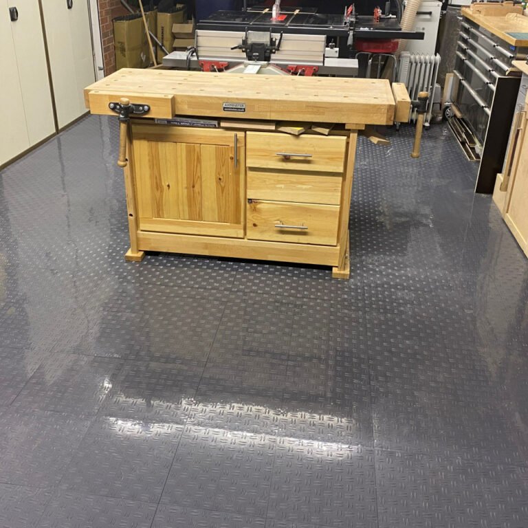 DuramatUK's tweet photo. Available NOW GRIDLOCK Garage Floor Tiles 30cm (Grey Gloss)

#detailinglife #detailingcars #detailingpro #detailing #automotive #auto #motorcycle #motorbike #motor #garagegoals #garagegym #garage #homegymideas #homegymlife #homegym #GarageFloorMakeover #garagefloor #duramat https://t.co/NoxU2gTGWR