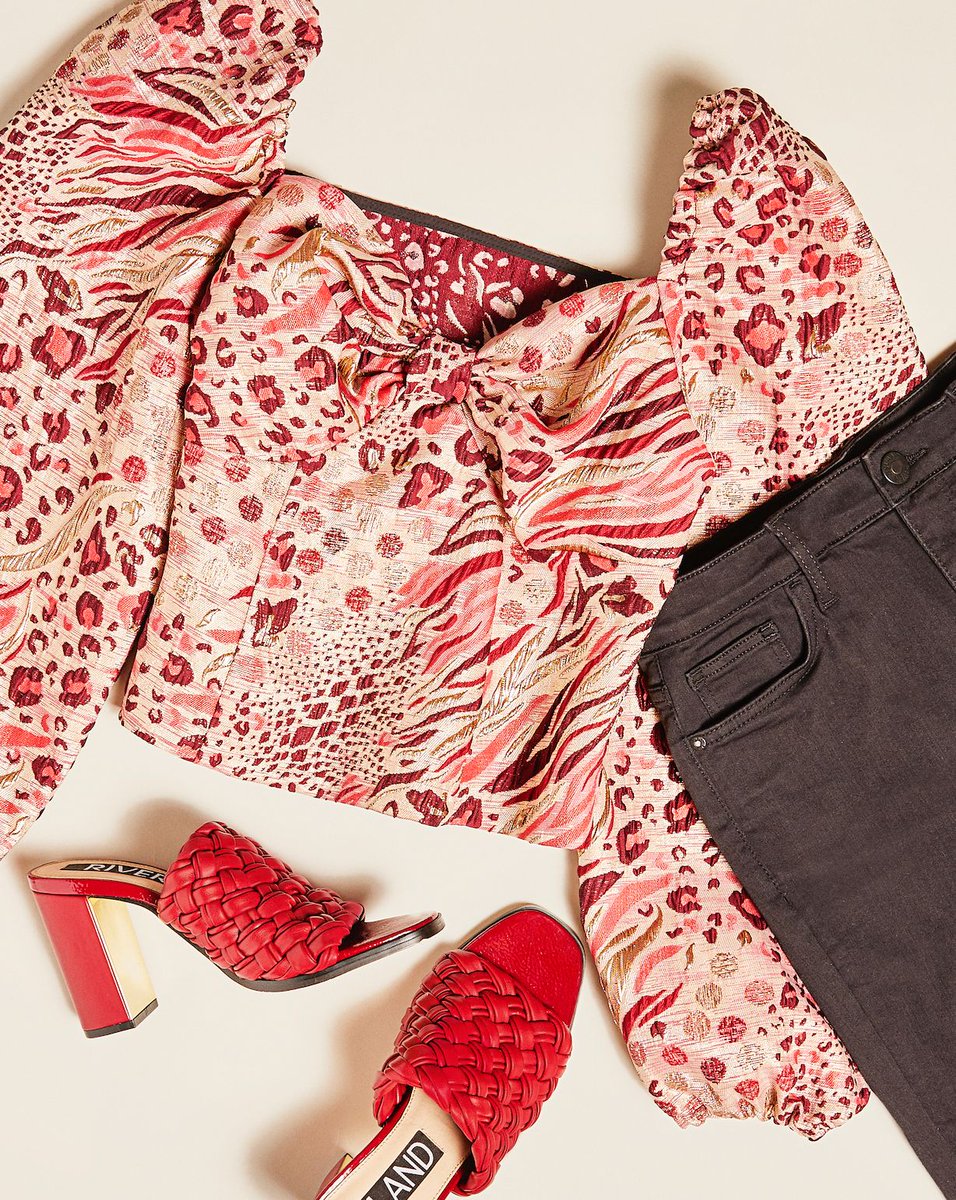 riverisland's tweet photo. RSVP yes to jeans and a nice top π
.
Shop Now > https://t.co/1QkVVNF7Us
.
#StayingInIsOut #ImWearingRI https://t.co/NwoKflXSO6