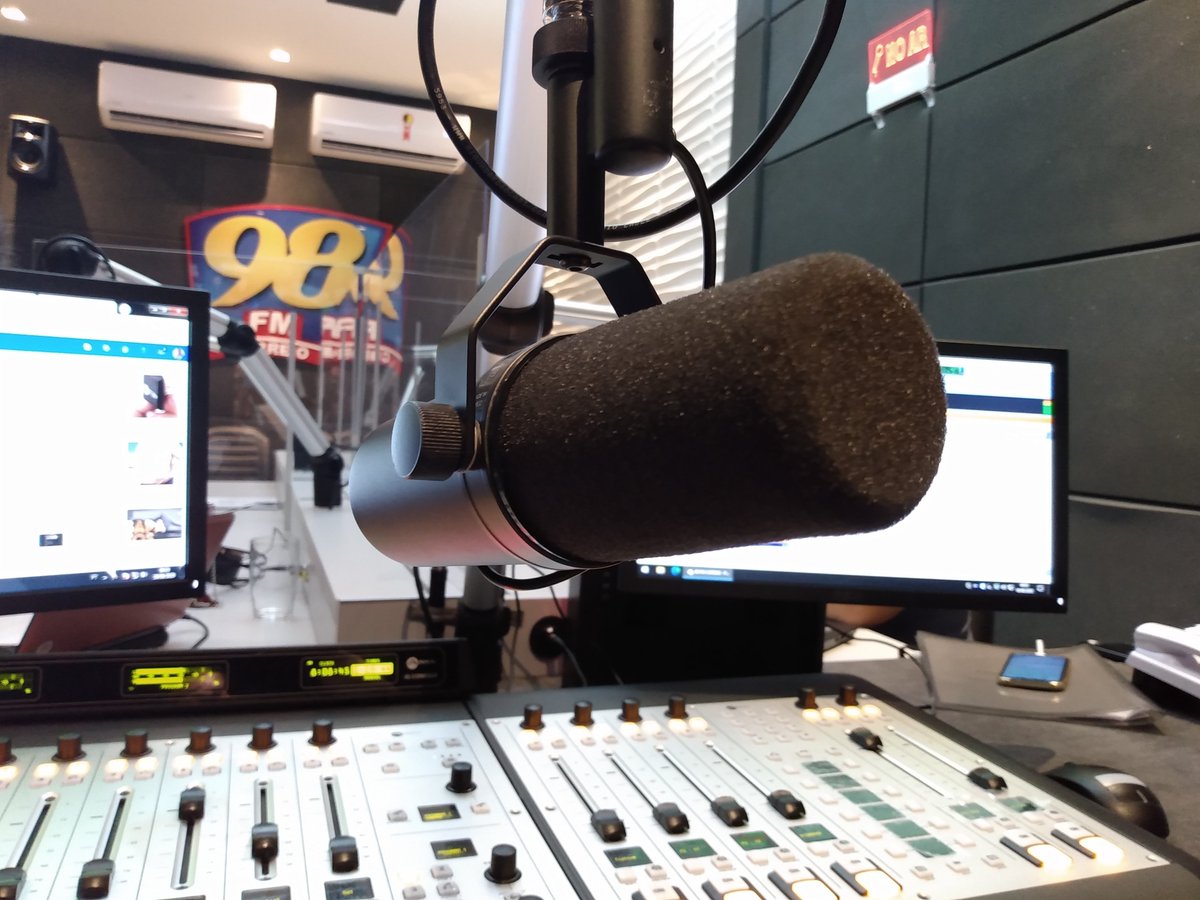 oscarnetofm's tweet photo. Oiiiiii souuu euuuuu,bom dia!!
Ótima segunda-feira,pra todos nós!
Que Deus nos abençoe!
No ar: SHOW DA MANHÃ
1° LUGAR 6 SIGMA "
98 FM, A RÁDIO DE CAMPINA
83 3341-4144
Face: correio98fm
Instagram:@correio98.1 
WhatsApp: 83-99370-4750
https://t.co/tm2x0Vd6Gg
https://t.co/x4K4v2Q0KX https://t.co/b3nIroYxJB