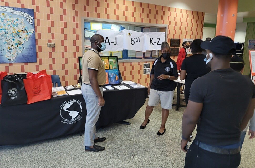 AAHealth's tweet photo. Scenes from the RCDC H2O4Life National #RecoveryAwarenessMonth display at the @BPMSbuzzAACPS #BackToSchool Night last week. Promoting Positive Adolescent Health Behaviors at @AACountySchools #AnneArundelCounty #HealthyCommunities #RecoveryMonth https://t.co/mbP9HCOE5C