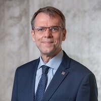 UPFBarcelona's tweet photo. Missatge de benvinguda al curs 2021-2022 d'@oriolamat, rector de la #UPFBarcelona. 

👉 https://t.co/REOmojn2f6 https://t.co/as82JCxNlU
