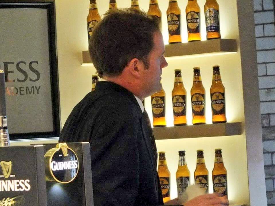 OldDublinTown's tweet photo. Gazing on the family business brewing the Black Stuff since 1759 and drank all over the world Rory Guinness
📷 #ArthursDay 27th September 2012

@homeofguinness @DiageoIreland @EibhlinColgan @libertiesdublin @Vicki_McGrath @jenzer_irlanda @bestpint @LoveTempleBar @Failte_Ireland https://t.co/XUqGQUm48z
