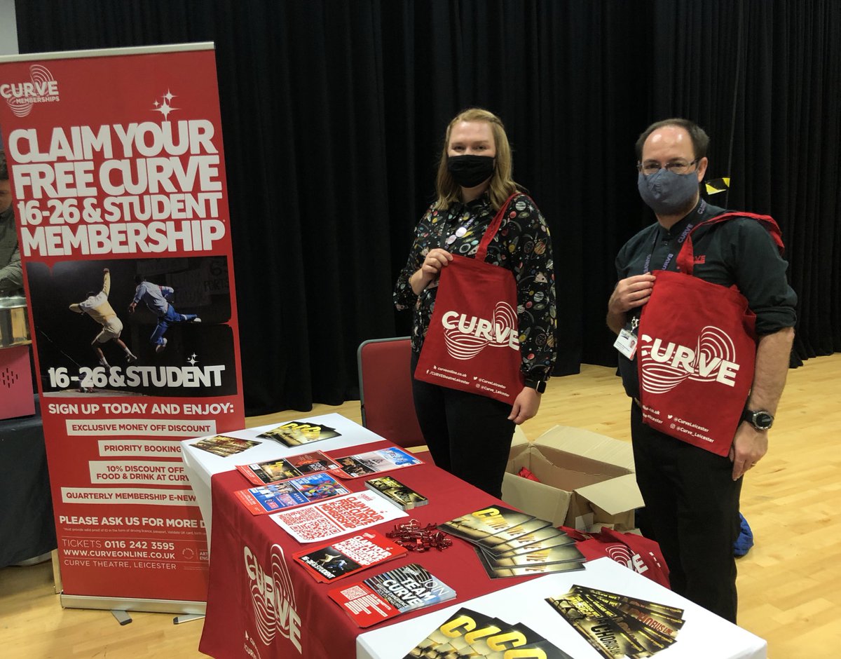 CurveLeicester's tweet photo. Weโre having a fantastic time meeting new and returning @dmuleicester students today at #DMUFreshers!
Stop by our stall to find out more about our FREE 16 - 26 & Student Membership and pick up one of our new Curve bags ๐คฉ https://t.co/rBtGnH6cpV
