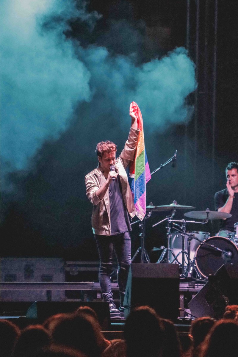 ajuntcatarroja's tweet photo. 📣 | 𝗥𝗲𝗳𝗿𝗲𝘀𝗰𝗮'𝘁 𝟮𝟬𝟮𝟭
El concert de Blas Cantó ha alçat les ovacions del públic que va disfrutar de l'espectacle seguint totes les mesures de seguretat obligatòries. El fenomen fan que arrossega l'ex component de Auryn ha sigut un dels grans atractius del programa. https://t.co/kVQcExzlD5