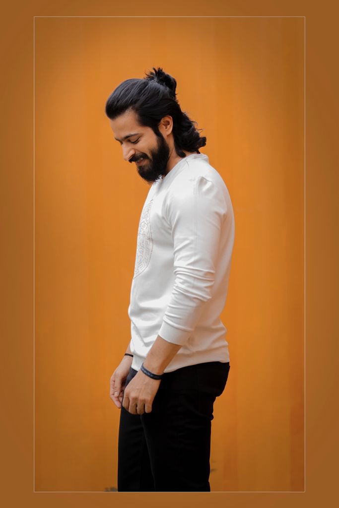 iamharishkalyan's tweet photo. Look up to god, be thankful for all your blessings. Embrace abundance. You’ve got more to come your way ❤️ https://t.co/Jxkw0hFVEU