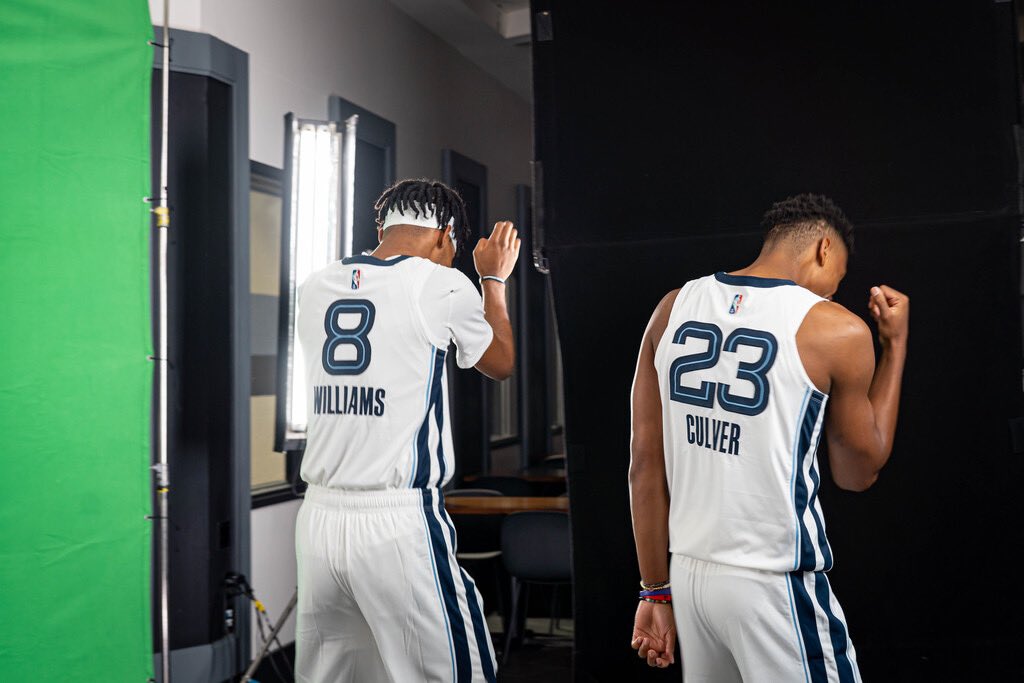 memgrizz's tweet photo. good morning gang 〽️

and a happy media day. https://t.co/pQQY9TDynP