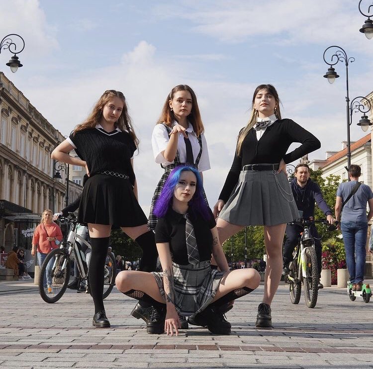 CrewWhisper's tweet photo. Here are some photos from our recent blackpink dance cover 🖤💗#BLACKPINK #BLACKPINKINYOURAREA #dance #cover #kpop https://t.co/XXhCf8k6uR
