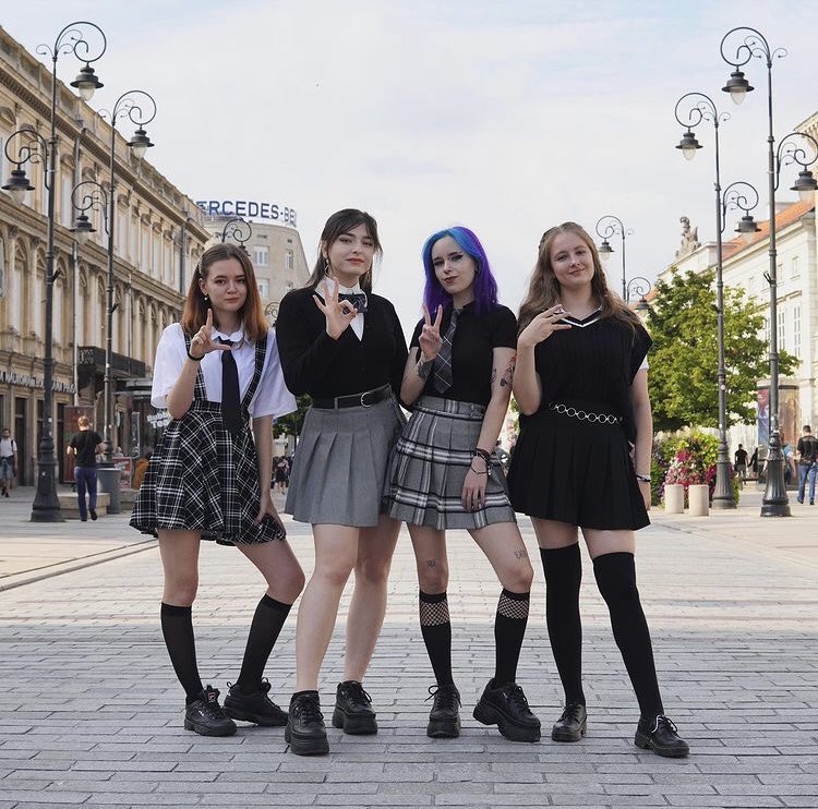 CrewWhisper's tweet photo. Here are some photos from our recent blackpink dance cover 🖤💗#BLACKPINK #BLACKPINKINYOURAREA #dance #cover #kpop https://t.co/XXhCf8k6uR
