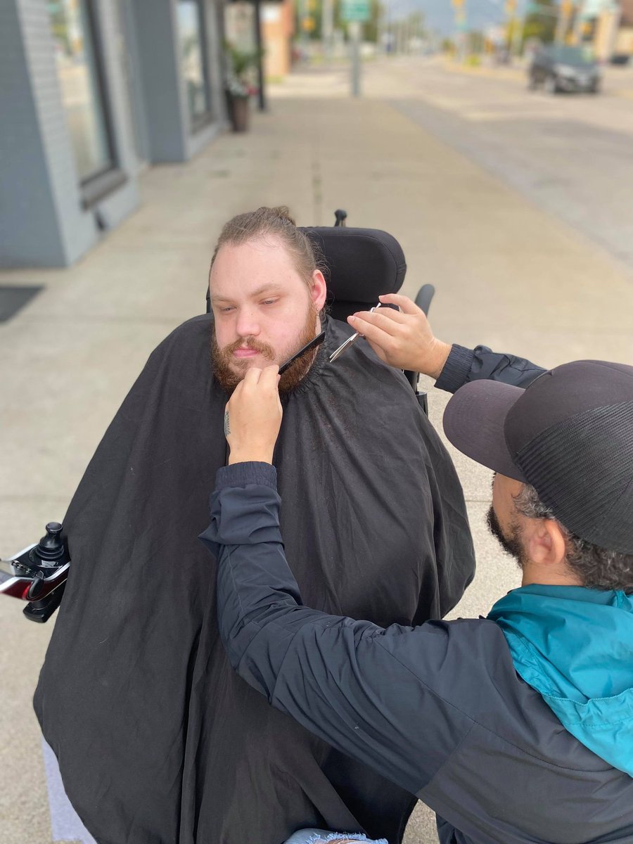 Country959's tweet photo. [ICYMI] #HEROSALUTE: A Mom brought her son for a beard trim to Carm's in Riverside, but his wheelchair just couldn't fit through the door. No problem for barber Tony. He just cut Harrison's hair and beard outside!✂️

LISTEN HERE >>> https://t.co/cPR8Yhuy0t https://t.co/tldpp0HhoX