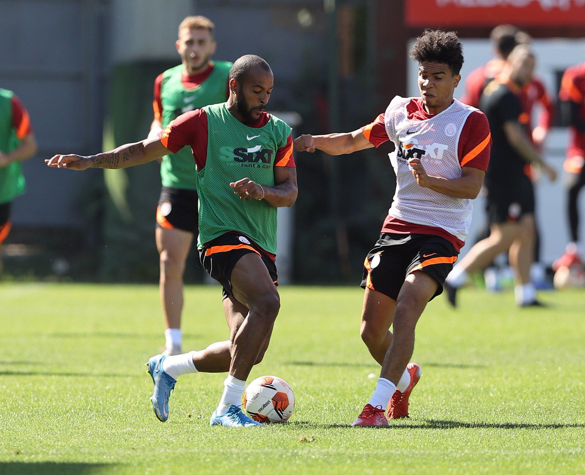 Always working 🦁⚔👊🏽 #MondayMotivation