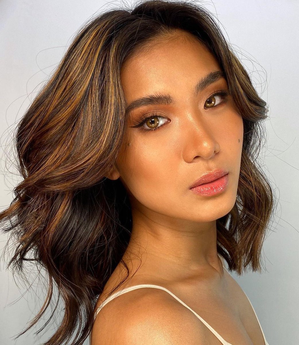 LouNationOFC's tweet photo. Just look at HER. @louyanong ✨

: https://t.co/AAbsRv5Uoa https://t.co/MJSBTB2TTV