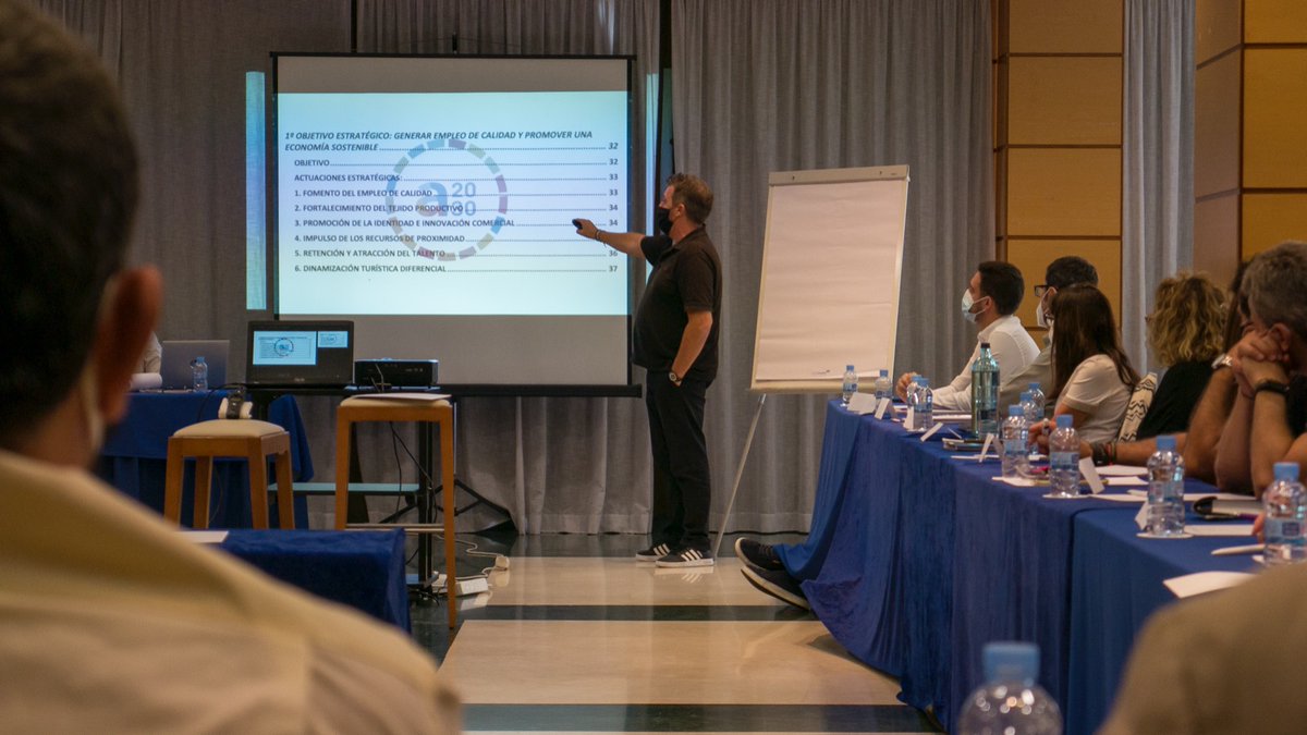 AytoAlfafar's tweet photo. ℹ️  Alfafar presenta su ambicioso plan para la ciudad del futuro ℹ️  

#AlfafarÉsInformació 

ℹ️ Alfafar presenta el seu ambiciós pla per a la ciutat del futur ℹ️
➕ INFO en https://t.co/ryOBuwnjXk https://t.co/QEDNFMJOGl
