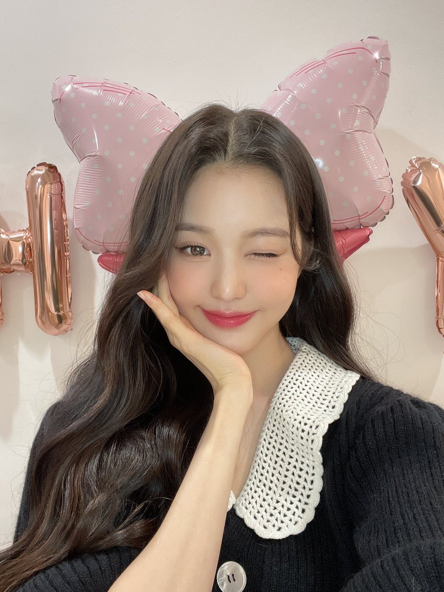 wonyoungpics's tweet photo. our pretty girl 🤍 https://t.co/1gcJpE7swV
