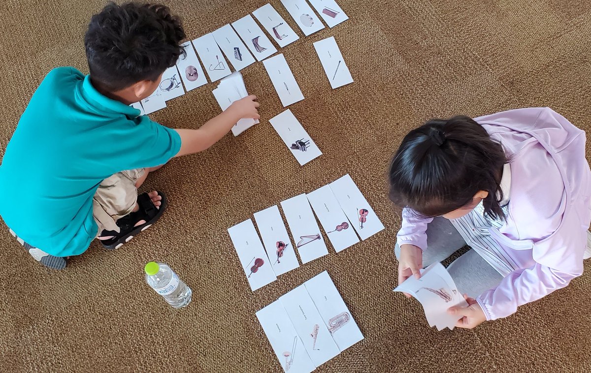 ExpatMusicEd's tweet photo. How would you sort these instruments?  Appearance? Material? How it's played? Beginning Band had lots of ideas! #inquiry #band #musiced #QISS https://t.co/tfkit5D6bc