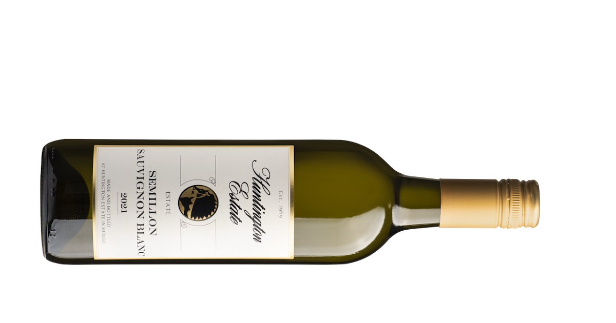 Qwine's tweet photo. There's no denying the refreshment this Semillon Sauvignon Blanc blend delivers. Clean, cool and crisp, this is ready to play a support role for your next weekend outing in the sun. https://t.co/qcTYrnyNNB @HuntingtonWines https://t.co/WsRFC5sXJ1