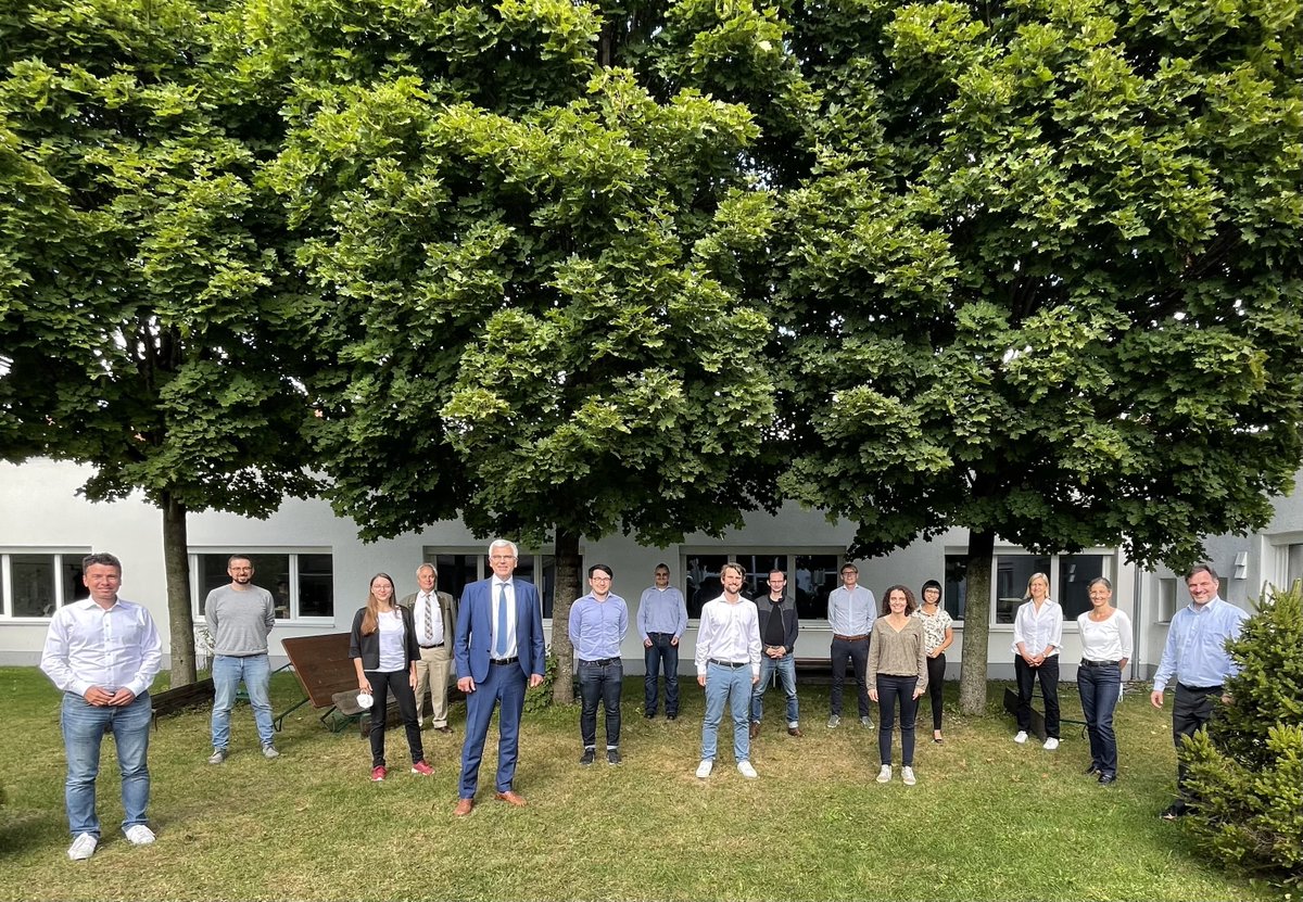 FfE_Muenchen's tweet photo. Live und vor Ort. Endlich Arbeitsmodus in unserem schönen vom @BMWi_Bund geförderten Projekt #Trans4ReaL (https://t.co/izm8I4u8mK). Der persönliche Kontakt zu unseren Partnern von @DECHEMA @AgoraEW @Stiftung_UER @ruhrunibochum @HfPMuenchen @TU_Muenchen
@ZBTGmbH hat gut getan. https://t.co/6rctkj89z5