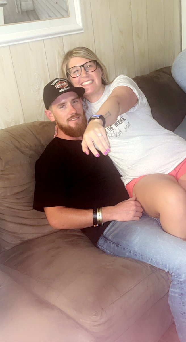 cass_murphy97's tweet photo. Still can’t believe I have a fiancé 🥺 https://t.co/ERmmN5SnjS