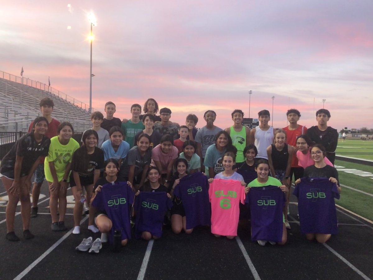 XcKaufman's tweet photo. Mile time trial this morning and all of these kids set all time PR’s!  We got some new sub 7’s and a new sub 6 on the girls side.  2 weeks until district.  🏃🏽‍♀️💨🏃🏽‍♂️💨 https://t.co/yC8i64KdVK