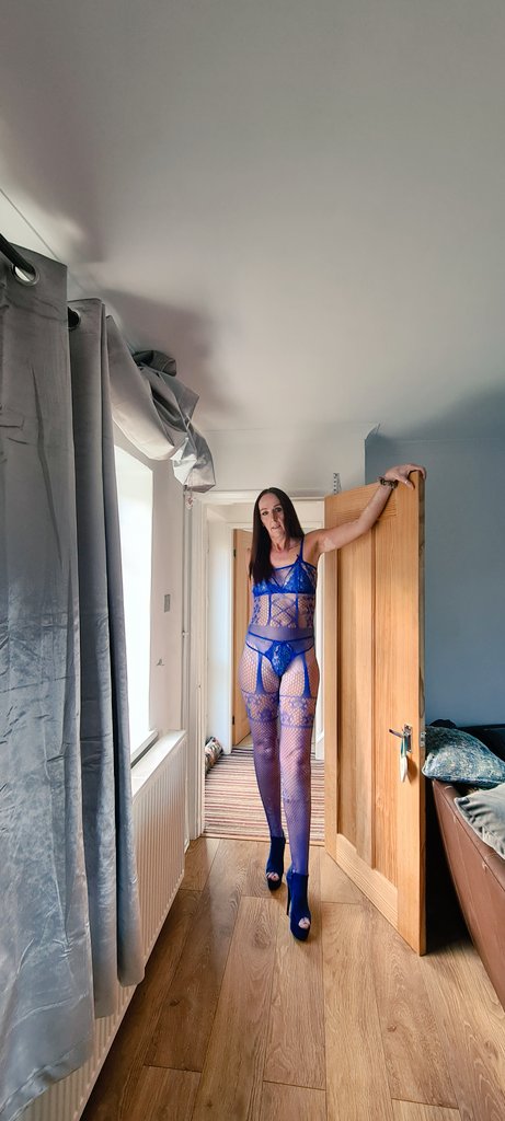 ProudTall's tweet photo. I love being tall!
#tallgirl #tallwomen #tall #tallgirlproblems #longlegs #tallgirlsrock #tallwoman #tallgirlsclub #teamtall #tallandproud #tallgirlsunite #tallmodel #myownmodel #teamtallgirls #tallladies #tallwomenrock #goddess #giantess #bosslady #bhfyp #fitover40 #fit https://t.co/CUWCryZ4Mn