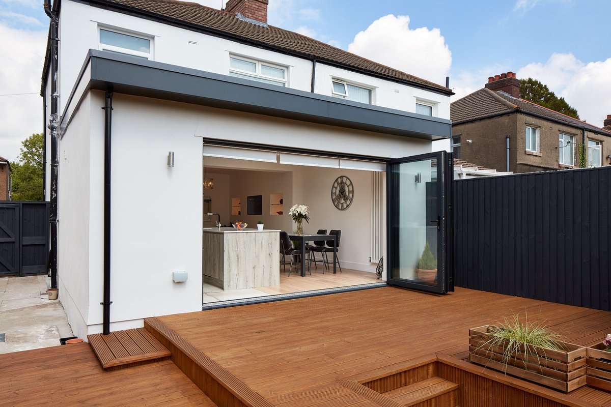 UKSSNetwork's tweet photo. Planning to begin your home renovation or extension? Our experienced team can help with a number of different skip hire and waste management services. Contact us to discuss your ideas and get free advice on how we could help with your home extension project. #homeextension https://t.co/ZXJxFnHVhM