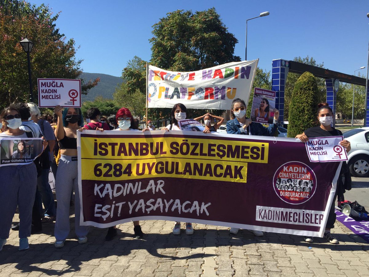 MuglaMeclisi's tweet photo. Kadın Cinayetlerini Durduracağız Platformu Muğla Kadın Meclisi olarak #PınarGultekinİcinAdalet sağlanması için Muğla Adliyesi'ndeyiz!
#pınargültekin https://t.co/IjvGk9zcNT