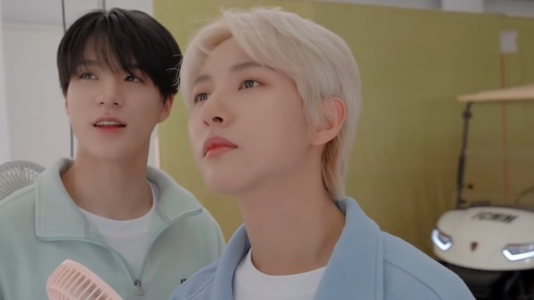renjun's beauty is on another level