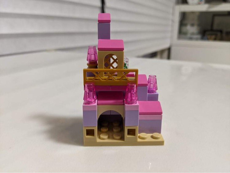 SPP_lego's tweet photo. シンデレラ城の次は…
TDLにできた美女と野獣のお城！ https://t.co/8ZW0w3W7tr